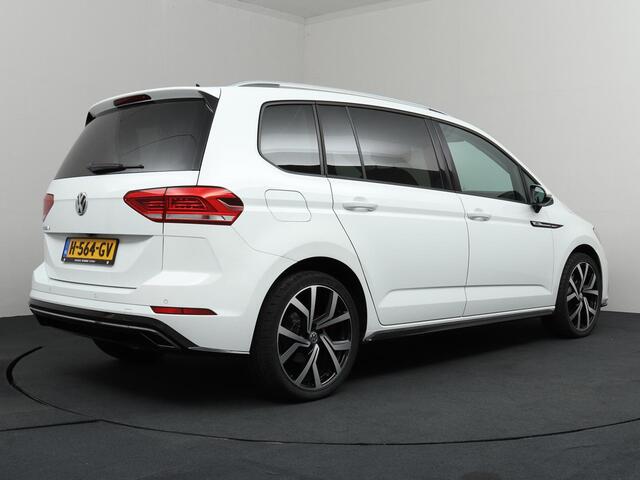 Volkswagen TOURAN 1.5 TSI Highline Business R 7p | Trekhaak | Camera | ACC | Carplay!
