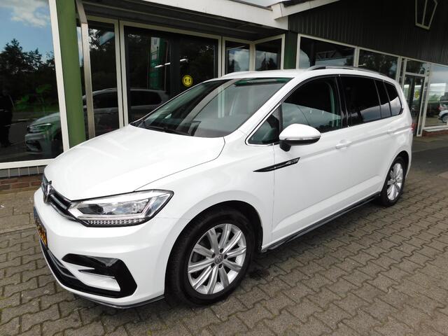 Volkswagen TOURAN 1.4TSI 150PK 7P! R-LINE!! All-in Prijs! Trekhaak!