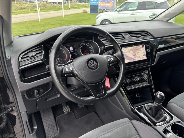Volkswagen TOURAN 1.4 TSI Highline 7pers. Trekh I Led I Navi