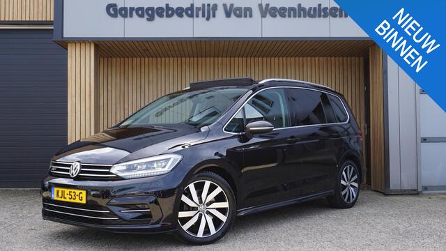 Volkswagen TOURAN 1.5 TSI 150pk R-Line & Highline 7-Zits Pano.Dak 18inch LM LED Adaptive Cruise Control A-Camera *Zeer Nette Touran*