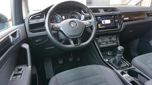 Volkswagen TOURAN 1.5 TSI 150pk R-Line & Highline 7-Zits Pano.Dak 18inch LM LED Adaptive Cruise Control A-Camera *Zeer Nette Touran*