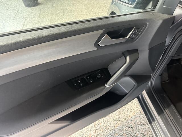 Volkswagen TOURAN 1.5 TSI Comfortline 7p NL auto | Trekhaak | Camera | ACC