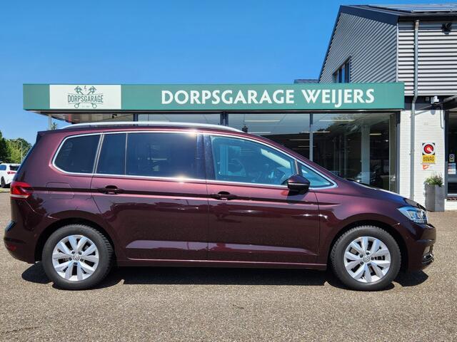 Volkswagen TOURAN 1.5 TSI Highline, 1e eigenaar, dealeronderhouden, Trekhaak, Navi, Camera, Android/Apple