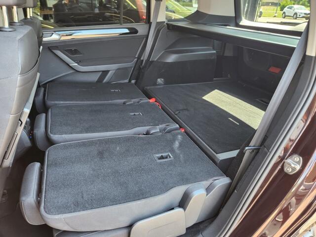 Volkswagen TOURAN 1.5 TSI Highline, 1e eigenaar, dealeronderhouden, Trekhaak, Navi, Camera, Android/Apple
