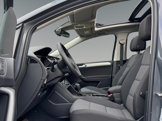 Volkswagen TOURAN 1.5 150pk TSI Highline 7p Rijstrookwisselassistent 'Side Assist' | Panoramaschuif-kanteldak | 'Easy Open & Close' Pakket