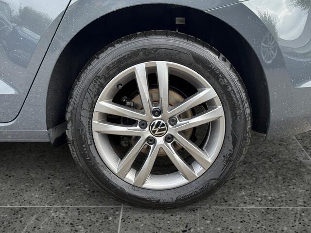Volkswagen TOURAN 1.5 150pk TSI Highline 7p Rijstrookwisselassistent 'Side Assist' | Panoramaschuif-kanteldak | 'Easy Open & Close' Pakket
