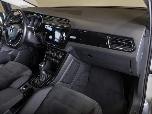Volkswagen TOURAN 1.4 TSI Highline Edition R 7p 150pk / Achteruitrijcamera / Stoelverwarming / Adaptieve cruise control / Navigatie / Apple carplay /