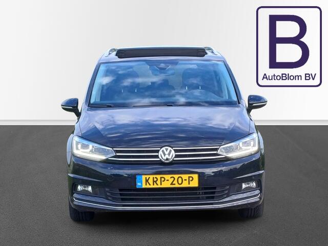 Volkswagen TOURAN 1.5 TSI Highline / Trekhaak / Panodak / Carplay