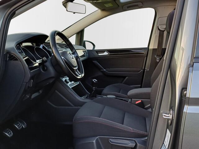 Volkswagen TOURAN 1.4 TSI Sound 7p / Trekhaak / Panodak / Carplay