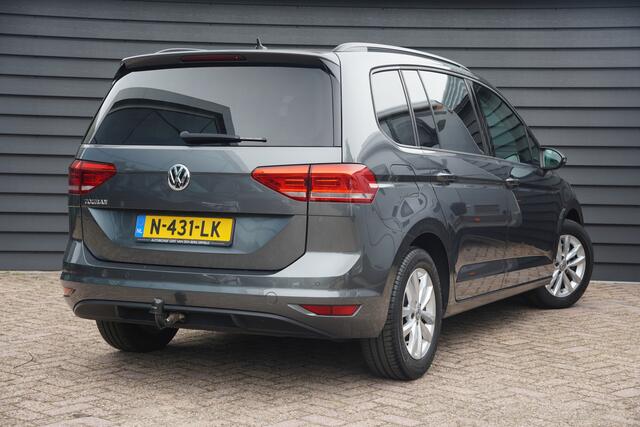 Volkswagen TOURAN 1.5 TSI Highline - 7 PERS - TREKHAAK - ADAPT. CRUISE - AUTOMAAT -