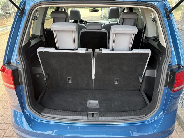 Volkswagen TOURAN 1.5 TSi 150pk DSG Comfortline 7-persoons SCHUIFDAK/LEDER/CAMERA/NAVI/ADAPT.CRUISE/WINTERPACK