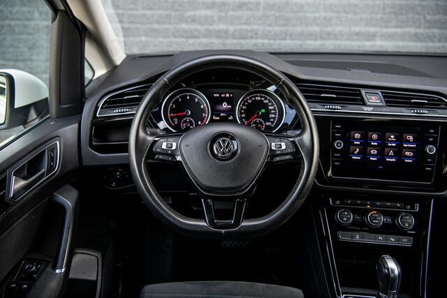 Volkswagen TOURAN 1.5 TSi 150 pk Highline Business R-line 7p | Keyless | Full LED | Camera | Stoelverwarming