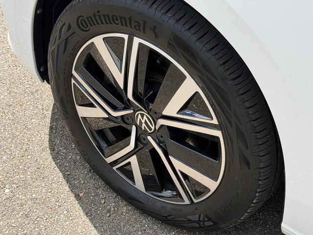 Volkswagen TOURAN 1.5 TSI 150pk Highline | Trekhaak | Led | Carplay | 17 Inch | Rijklaar incl. garantie