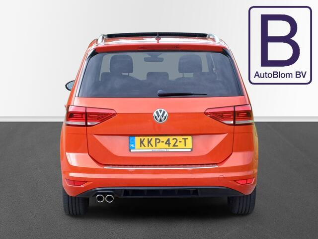 Volkswagen TOURAN 1.4 TSI Highline SOUND /schitterende kleur!/Pano/Camera/Cruise/Navi/17"/