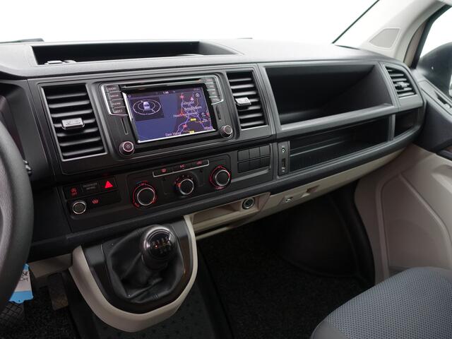 Volkswagen TRANSPORTER 2.0 TDI L2 Highline- Dubbele Cabine, 4/5 Pers, Carplay, Park Assist, Navi, Cruise, Trekhaak