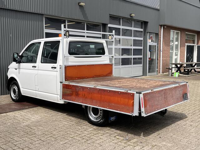 Volkswagen TRANSPORTER 2.0 TDI L2H1 DC 102pk Pick-up Trekhaak Airco Camera Cruise controle Navigatie Dubbele cabine Euro 6 Dealer onderhouden 1e Eigenaar Open laadbak Pick-up p-up Bakwagen