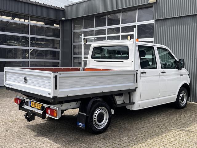 Volkswagen TRANSPORTER 2.0 TDI L2H1 DC 102pk Pick-up Trekhaak Airco Camera Cruise controle Navigatie Dubbele cabine Euro 6 Dealer onderhouden 1e Eigenaar Open laadbak Pick-up p-up Bakwagen