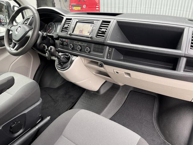 Volkswagen TRANSPORTER 2.0 TDI L2H1 DC 102pk Pick-up Trekhaak Airco Camera Cruise controle Navigatie Dubbele cabine Euro 6 Dealer onderhouden 1e Eigenaar Open laadbak Pick-up p-up Bakwagen