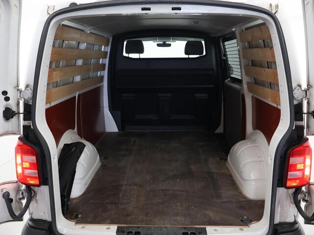 Volkswagen TRANSPORTER 2.0 TDI 150 PK DSG AUT. EURO 6 + APPLE CARPLAY / DAB+ / NAVIGATIE / CRUISE CONTROL