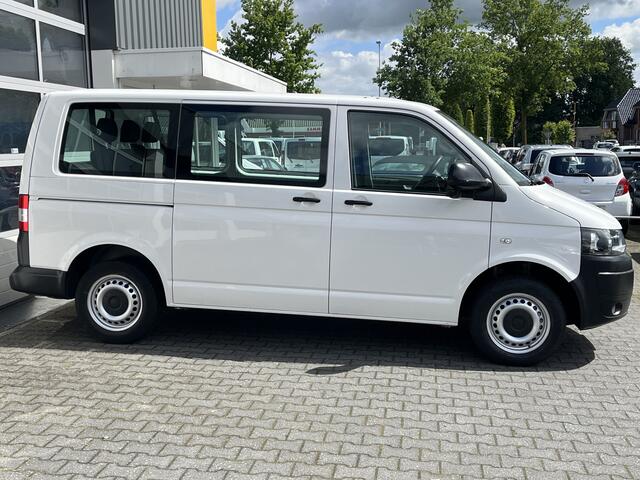 Volkswagen TRANSPORTER Kombi 2.0 TDI DSG Automaat 140 pk L1H1 BTW en BPM vrij Airco Cruise control Trekhaak PDC 1e eigenaar Euro 5 Personenbus Kombi Combi Tourer Groepsvervoer