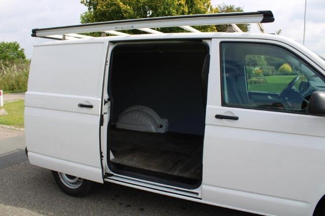 Volkswagen TRANSPORTER 2.0 TDI 102pk L1H1 Trend airco/cruise/trekhaak/imperiaal