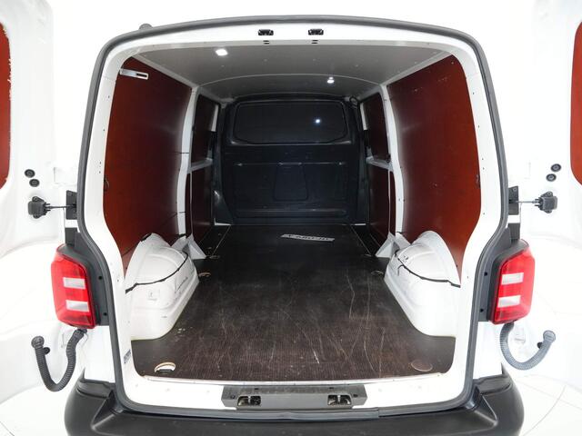 Volkswagen TRANSPORTER 2.0 TDI L2H1 Trendline 102pk Navigatie Camera Cruise Kunstleder 2x Schuifeur