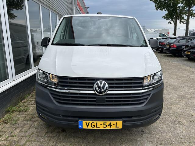 Volkswagen TRANSPORTER 2.0 TDI L2H1 28 | Trekhaak | Cruise Control | Apple Carplay | Airco |