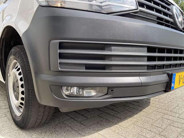 Volkswagen TRANSPORTER 2.0 TDI 102pk L1H1 Trendline / vaste prijs rijklaar ¤ 17.950 ex btw / lease vanaf ¤ 329 / airco / cruise / bijrijdersbank / imperial / ingerichte laadruimte met sloten !