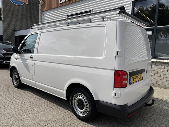 Volkswagen TRANSPORTER 2.0 TDI 102pk L1H1 Trendline / vaste prijs rijklaar ¤ 17.950 ex btw / lease vanaf ¤ 329 / airco / cruise / bijrijdersbank / imperial / ingerichte laadruimte met sloten !