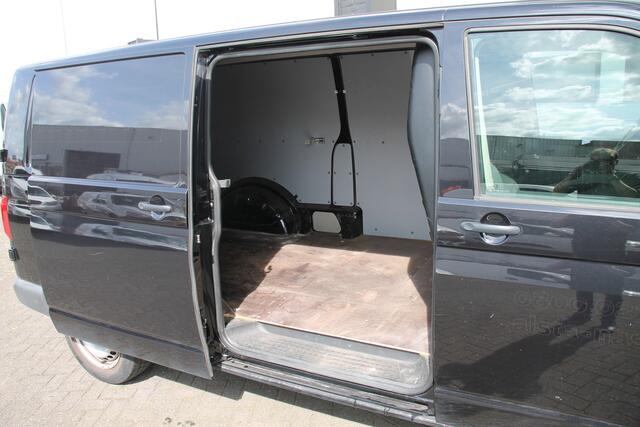 Volkswagen TRANSPORTER 2.0 TDI 114PK L2 - EURO 6 - Airco - Navi - Cruise - ¤ 16.900,- Excl.