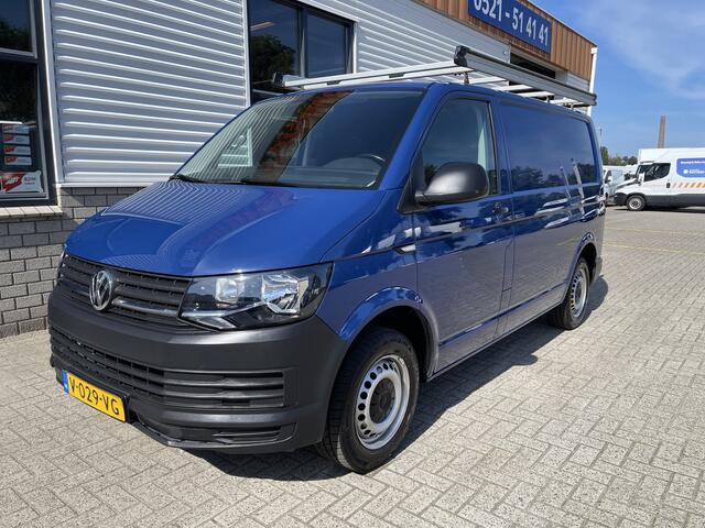 Volkswagen TRANSPORTER 2.0 TDI 102pk L1H1 Comfortline / vaste prijs rijklaar ¤ 17.950 ex btw / lease vanaf ¤ 329 / airco / cruise / navigatie / imperial / achterklep / parkpilot / 2 stoelen met armsteun !