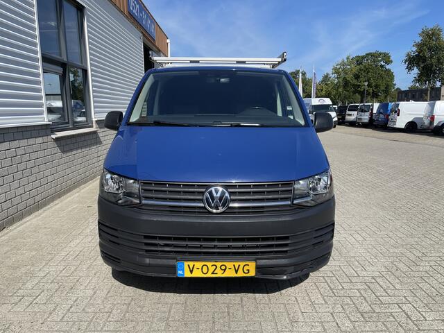 Volkswagen TRANSPORTER 2.0 TDI 102pk L1H1 Comfortline / vaste prijs rijklaar ¤ 17.950 ex btw / lease vanaf ¤ 329 / airco / cruise / navigatie / imperial / achterklep / parkpilot / 2 stoelen met armsteun !