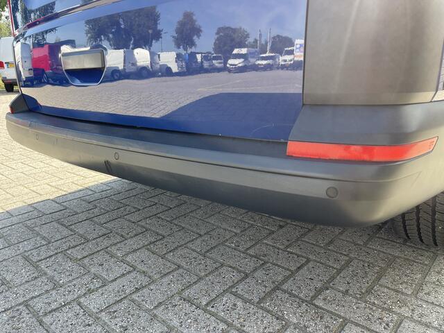 Volkswagen TRANSPORTER 2.0 TDI 102pk L1H1 Comfortline / vaste prijs rijklaar ¤ 17.950 ex btw / lease vanaf ¤ 329 / airco / cruise / navigatie / imperial / achterklep / parkpilot / 2 stoelen met armsteun !