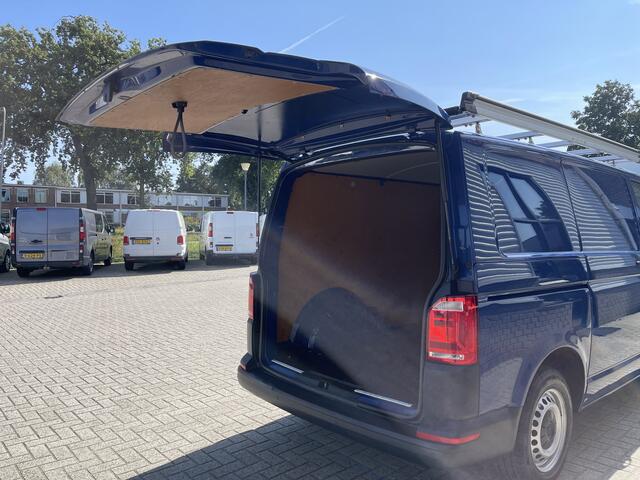 Volkswagen TRANSPORTER 2.0 TDI 102pk L1H1 Comfortline / vaste prijs rijklaar ¤ 17.950 ex btw / lease vanaf ¤ 329 / airco / cruise / navigatie / imperial / achterklep / parkpilot / 2 stoelen met armsteun !
