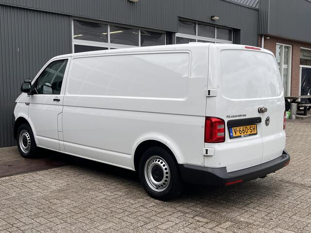 Volkswagen TRANSPORTER 2.0 TDI L2H1 Airco Cruise controle Kastinrichting Laderkast Parkeersensoren achter Telefoonvoorbereiding 2-Persoons Usb aansluiting 1e eigenaar Euro 6 Bestel
