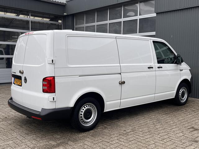 Volkswagen TRANSPORTER 2.0 TDI L2H1 Airco Cruise controle Kastinrichting Laderkast Parkeersensoren achter Telefoonvoorbereiding 2-Persoons Usb aansluiting 1e eigenaar Euro 6 Bestel