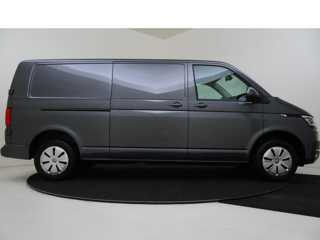 Volkswagen TRANSPORTER Bedrijfswagens Highline 2.0 TDI L2H1 28 110 kW / 150PK | Multifunctioneel stuurwiel | Armleuningen voor beide voorstoelen | Navigatiesysteem Discover Media (10") inclusief streaming & internet pakket | Parkeerhulp vóór en achter |