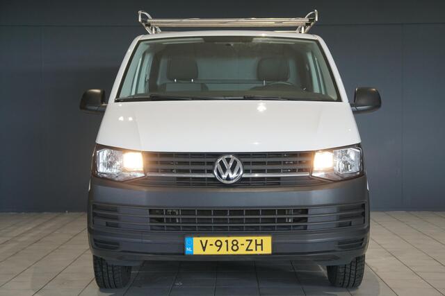 Volkswagen TRANSPORTER 2.0 TDI L1H1 *56397KM* + AIRCO / TREKHAAK / PDC / IMPERIAAL