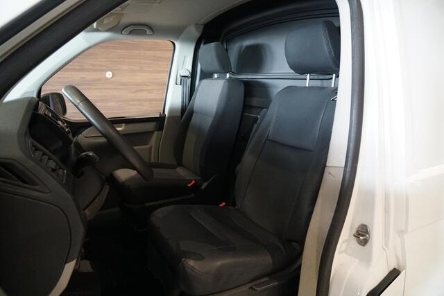 Volkswagen TRANSPORTER 2.0 TDI L1H1 *56397KM* + AIRCO / TREKHAAK / PDC / IMPERIAAL