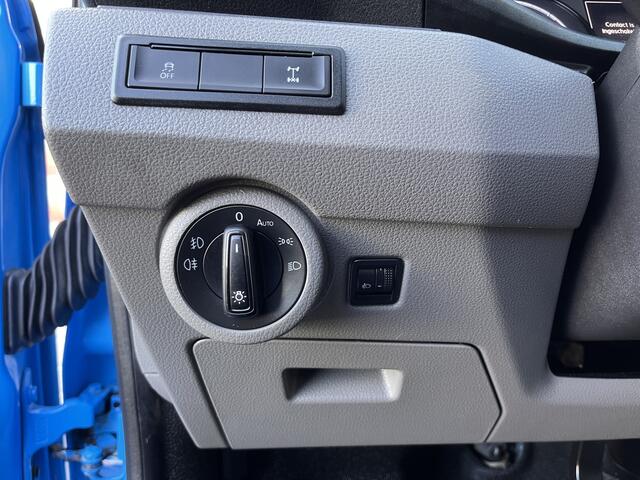 Volkswagen TRANSPORTER 2.0 TDI L1H1 4Motion Bulli DSG 150pk Verhoogd All Terrain Banden Airco Cruise control Trekhaak 2500 kg trekgewicht Apple carplay Camera Stoelverwarming 3-Persoons Off road Euro 6