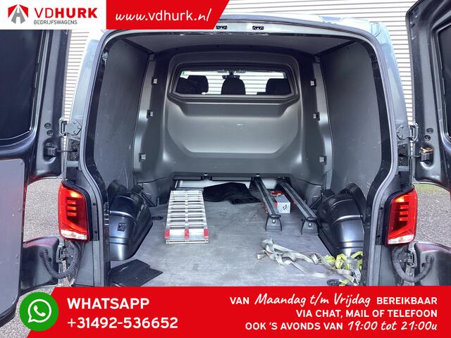 Volkswagen TRANSPORTER T6.1 2.0 TDI 150 pk DSG Aut. L2 (DEMO) Adapt.Cruise/ LED/ Standkachel/ Stoelverw./ Navi/ Carplay/ PDC/ LMV/ Trekhaak