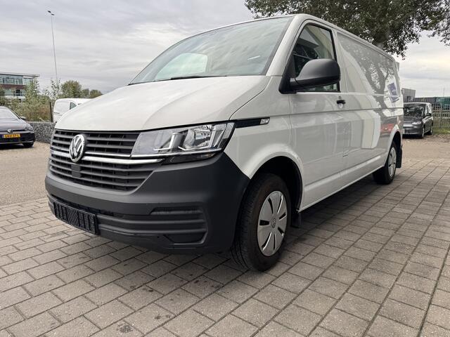 Volkswagen TRANSPORTER 2.0 TDI L2H1 28 bestelwagen 150 pk | Airco | betimmering | bijrijdersbank