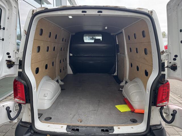 Volkswagen TRANSPORTER 2.0 TDI L2H1 28 bestelwagen 150 pk | Airco | betimmering | bijrijdersbank