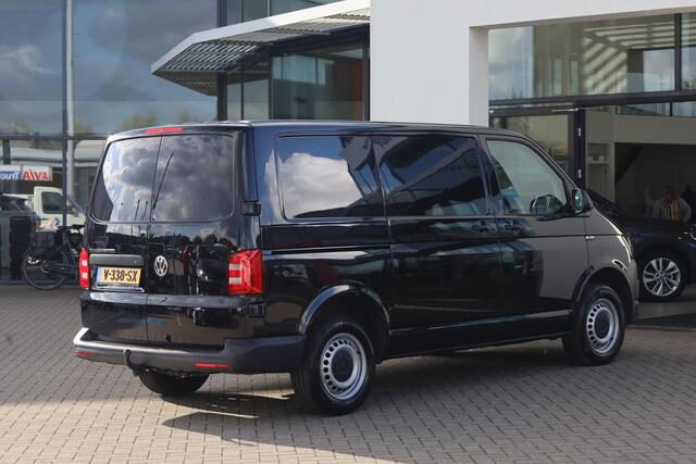 Volkswagen TRANSPORTER 2.0 TDI L1H1 Economy 84PK / 62kW, Trekhaak, dichte achterdeuren, 3-zits, bluetooth, radio, airco, vloer + scheidingswand + zijwand bekleding