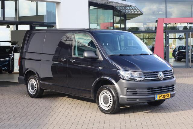 Volkswagen TRANSPORTER 2.0 TDI L1H1 Economy 84PK / 62kW, Trekhaak, dichte achterdeuren, 3-zits, bluetooth, radio, airco, vloer + scheidingswand + zijwand bekleding