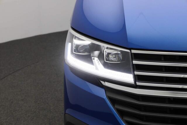 Volkswagen TRANSPORTER 2.0 TDI 150PK DSG L2H1 30 DC Bulli | Trekhaak | Schuifdeur links/rechts | Camera | Stoelverwarming | Navi | Digital Cockpit Pro | Apple Carplay / Android Auto