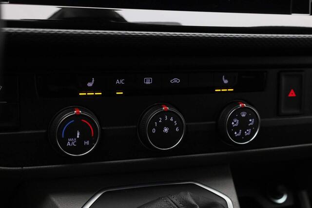 Volkswagen TRANSPORTER 2.0 TDI 150PK DSG L2H1 30 DC Bulli | Trekhaak | Schuifdeur links/rechts | Camera | Stoelverwarming | Navi | Digital Cockpit Pro | Apple Carplay / Android Auto