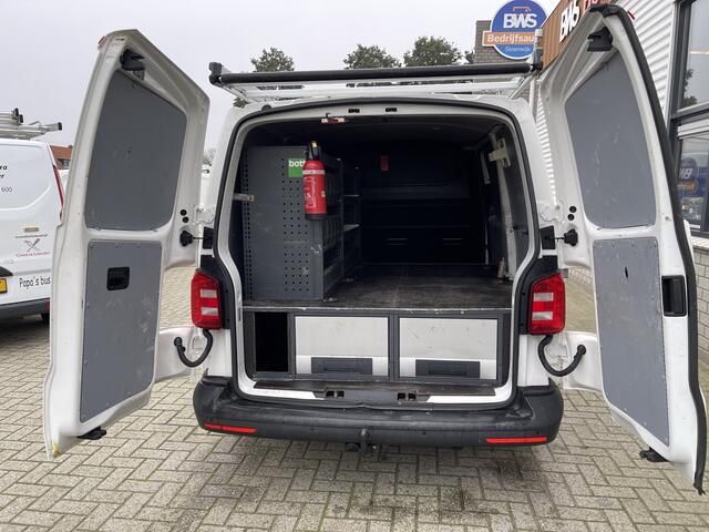 Volkswagen TRANSPORTER 2.0 TDI 102pk L1H1 Comfortline / vaste prijs rijklaar ¤ 17.950 ex btw / lease vanaf ¤ 329 / airco / cruise / trekhaak / imperial / Bott ingerichte laadruimte / euro 6 diesel !