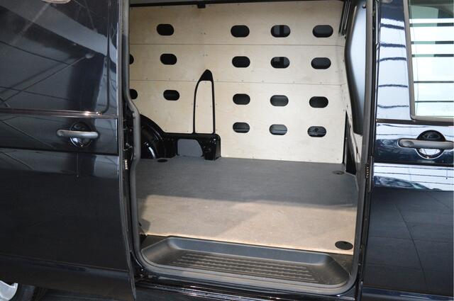 Volkswagen TRANSPORTER 2.0 TDI L2H1 28 airco cruise betimmering 150 pk !!