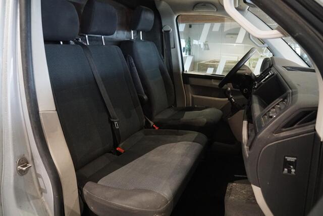 Volkswagen TRANSPORTER 2.0 TDI L2H1 Highline + NAVIGATIE / TREKHAAK